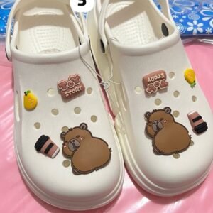 Crocs Blancas con Dijes Osito